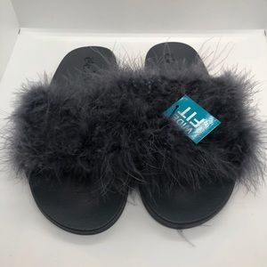 Fur trimmed ladies slippers